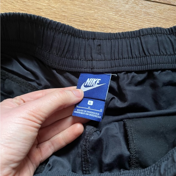 Men’s Black Nike Joggers - Picture 2 of 5